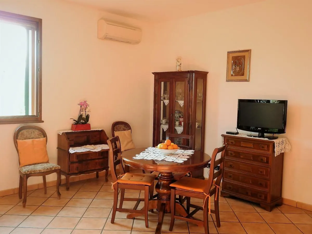 Apartment Appartamento Danilla Maratello